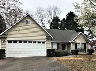 1734 Crestfield Ln, Lawrenceville, GA 30043