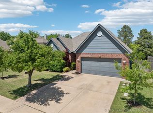 2708 W Oakland St, Broken Arrow, OK 74012
