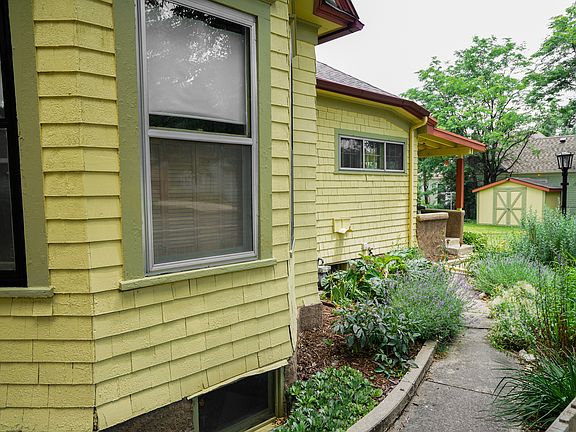 3rd image of 719 N Spruce St