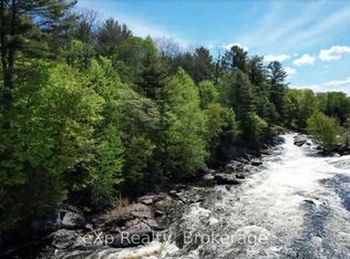 26 Magnet Rd, Magnetawan, ON P0A 1P0