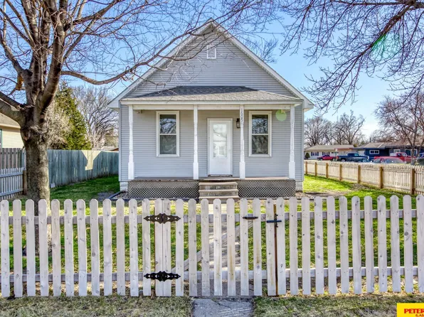 1605 E 4th St, Fremont, NE 68025