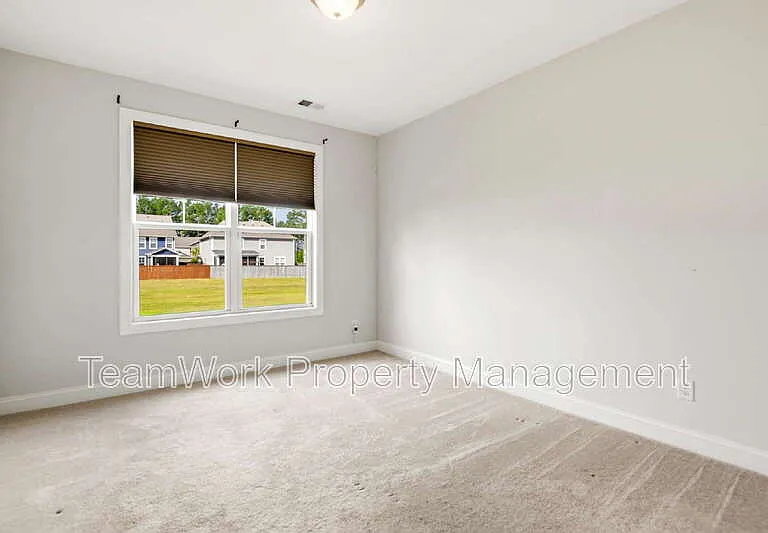 233 Seaworthy St — Photo 16