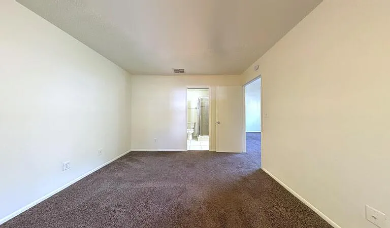 599 Capistrano Ct — Photo 17