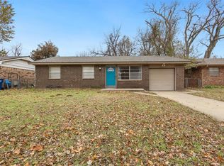 717 S Brookview Ln, Mustang, OK 73064