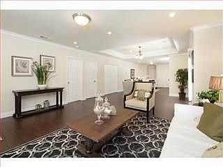 3rd image of 1786 Lincoln Ave