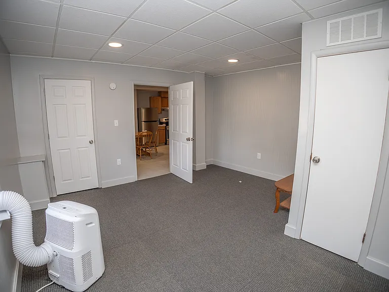 202 E Franklin St #1 — Photo 7
