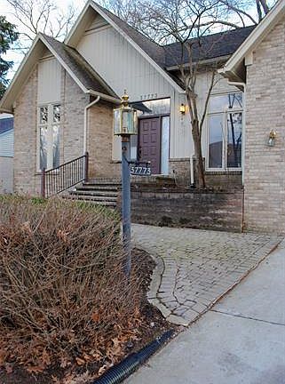 2nd image of 37773 Glengrove Dr