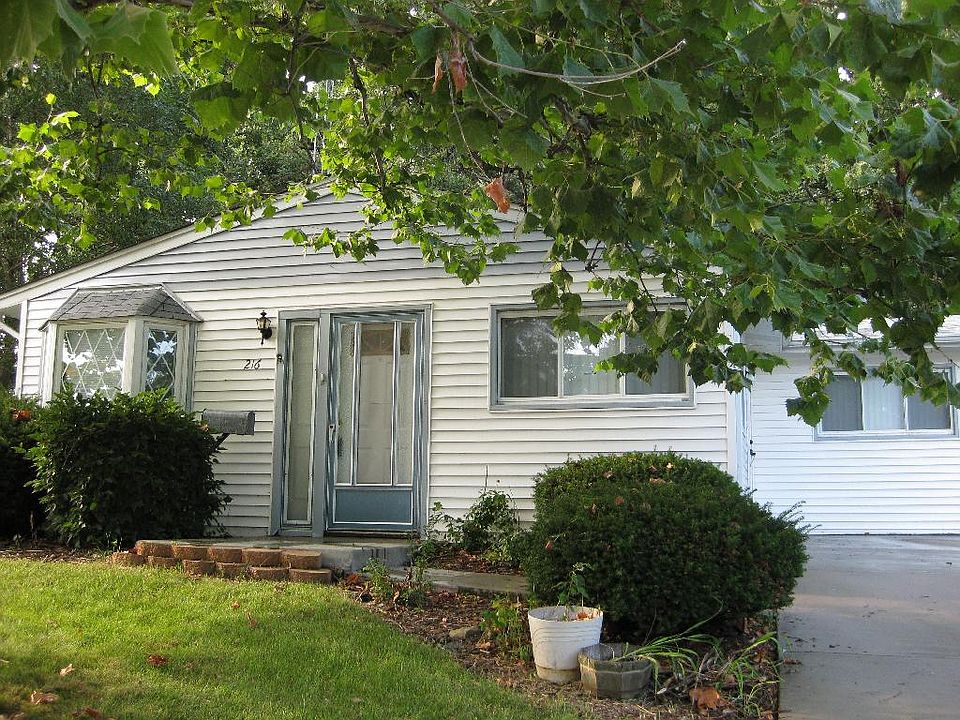 1st image of 216 Tanglewood Dr