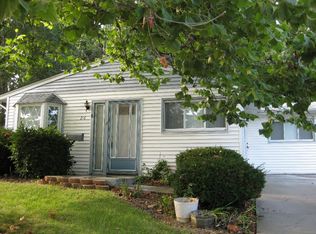 216 Tanglewood Dr, Streamwood, IL 60107