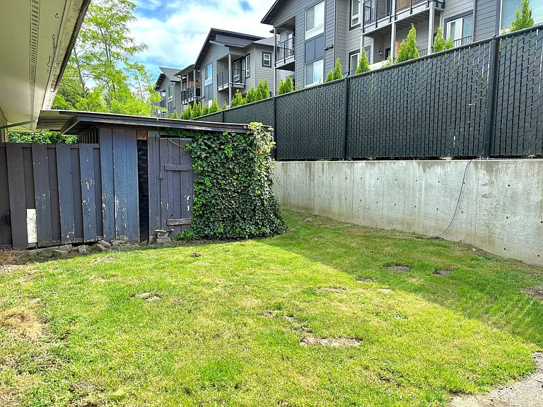 300 Lincoln St — Photo 14