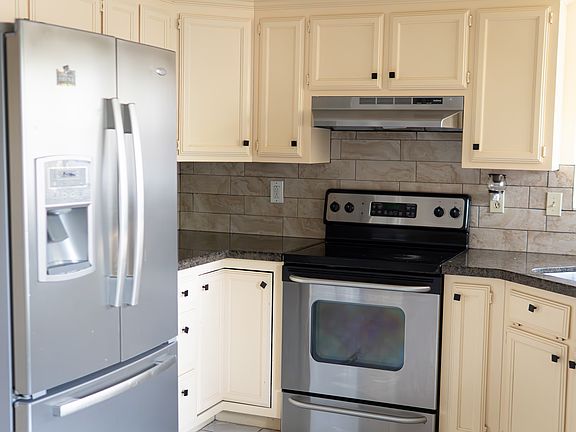 3rd image of 7512 N 21st St