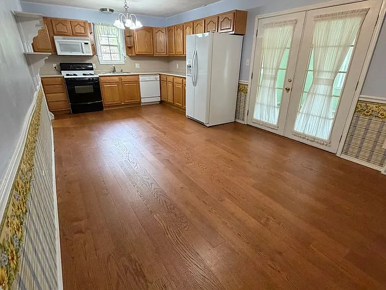 412 S Duke Ave — Photo 6