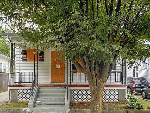 3rd image of 58 Grosvenor Ave