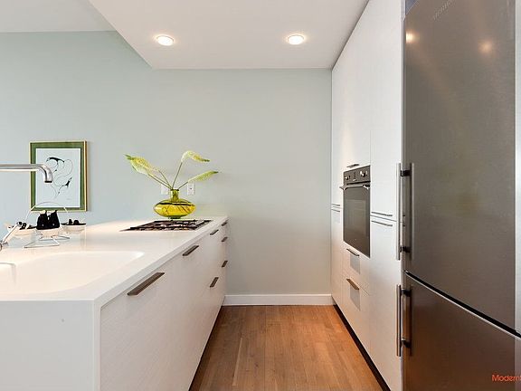 5th image of 525 Borden Ave #2C