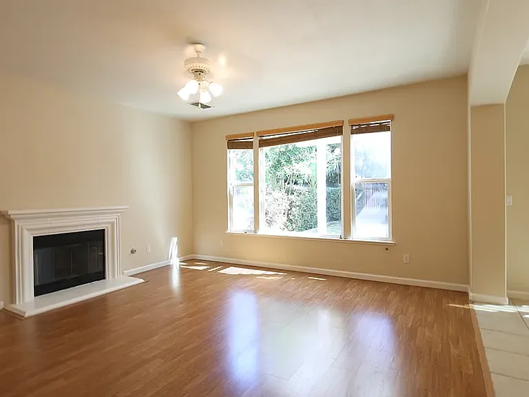 1908 Terracina Cir — Photo 7