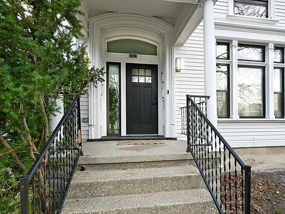 2nd image of 1136 Prairie AVENUE