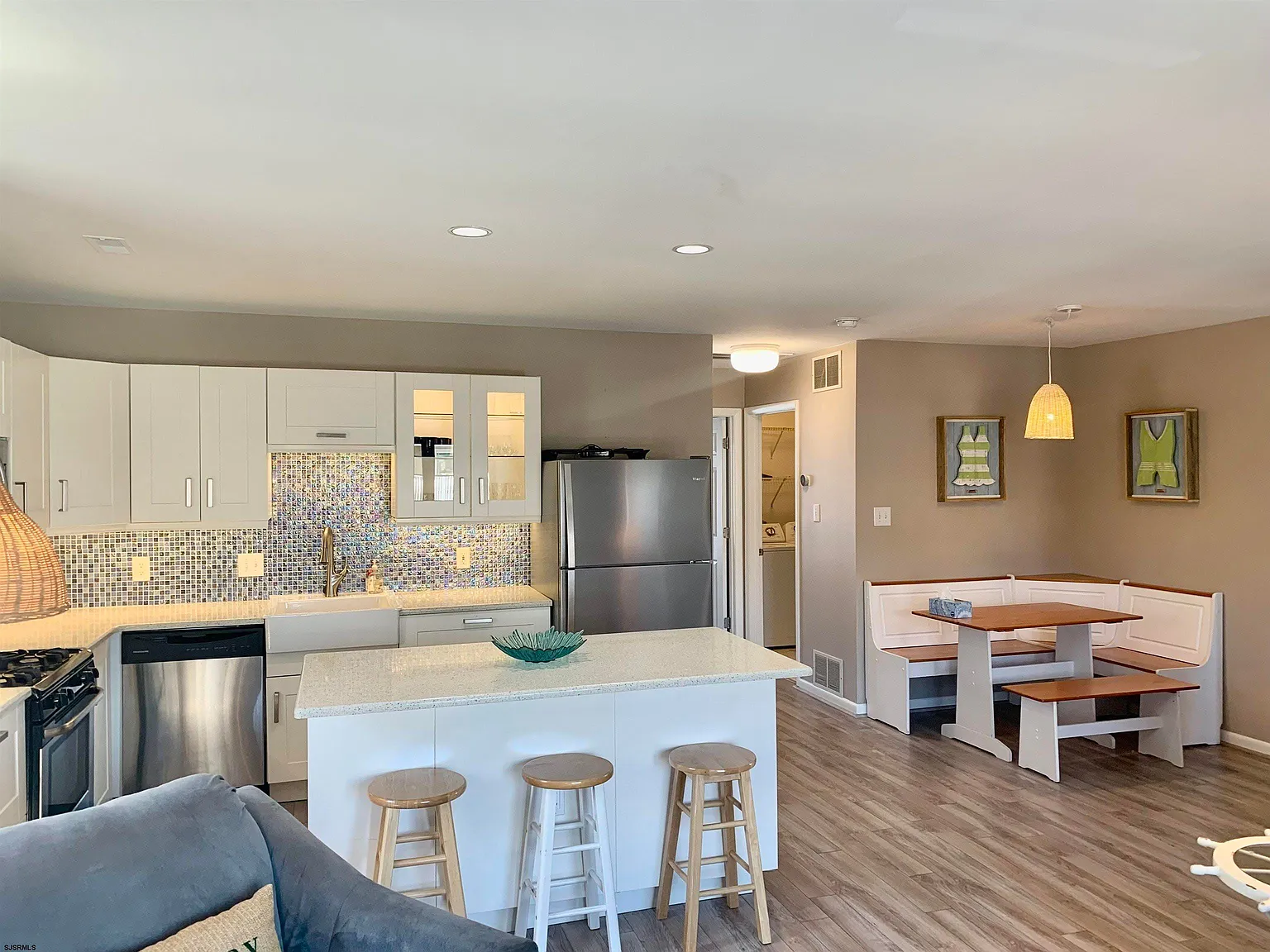 3 bed, 2.0 bath, $2,400 — Photo 4