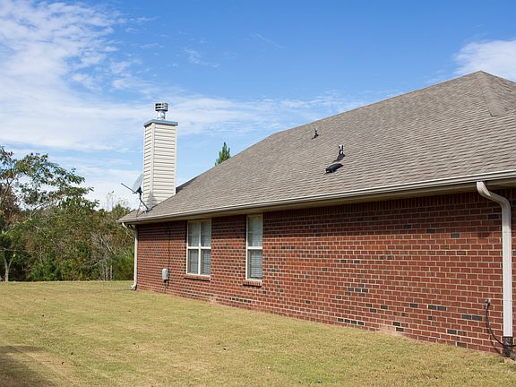 4th image of 436 River Crest Dr N