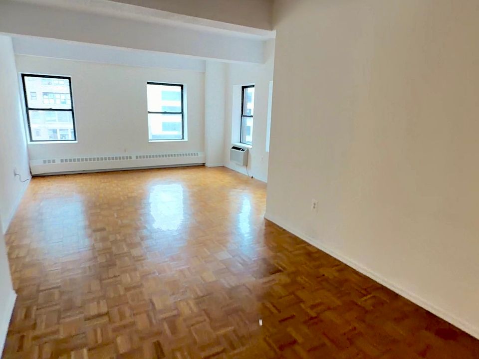 1st image of 360 W 34th St APT 9g