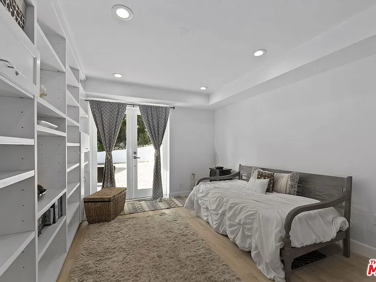 641 Walther Way — Photo 34
