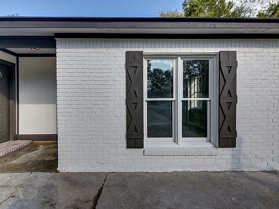 5th image of 7 Trailwood Cir