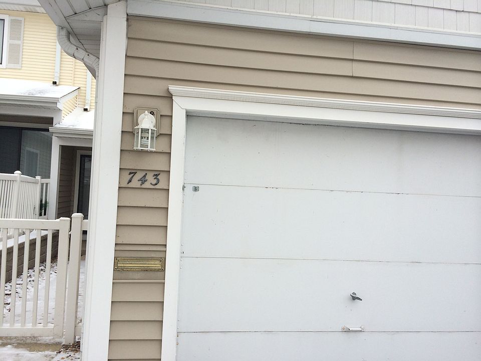 SEPARATE PRIVATE ENTRANCE