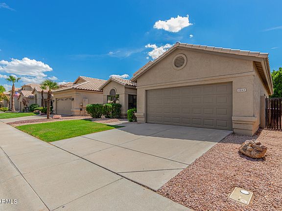 5th image of 2243 W MYRTLE Drive