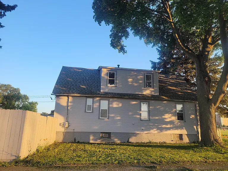 1803 Hervey Ave — Photo 2