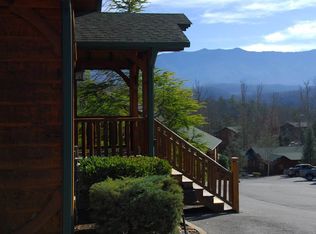 879 Great Smoky Way, Gatlinburg, TN 37738