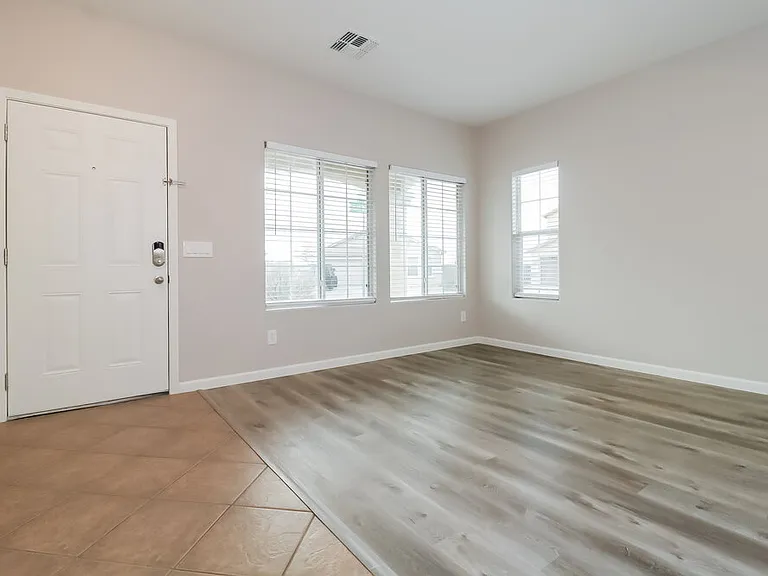 24254 W Desert Bloom St — Photo 5