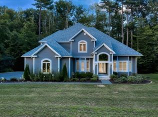 10 Indian Pipe Dr, Hadley, MA 01035