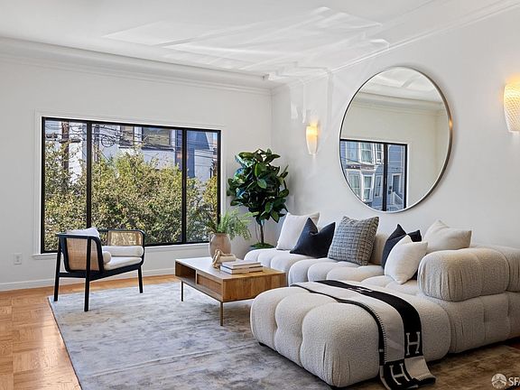 4th image of 125 Tiffany Ave