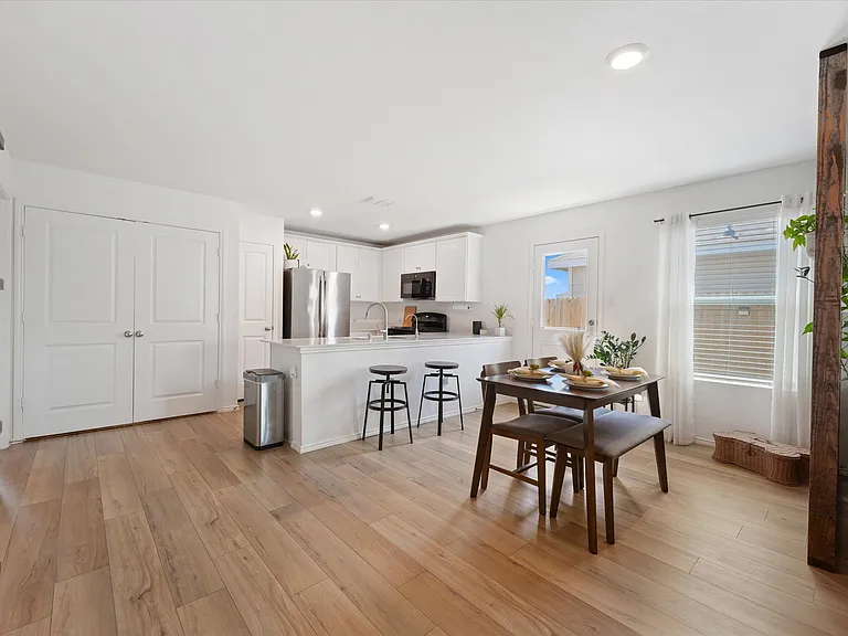2403 Hesperus Ave — Photo 6
