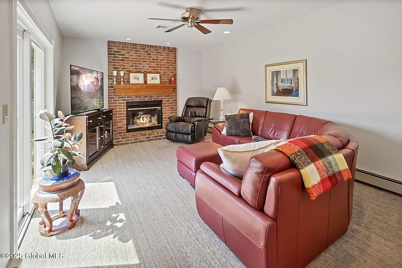 3rd image of 44 Lincoln Avenue