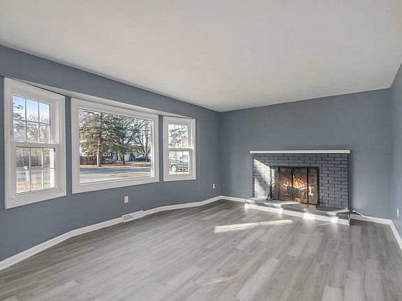 4th image of 5243 Blaine Ave SE