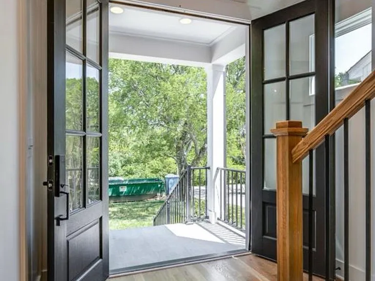 1700 Sherwood Ln #B — Photo 3