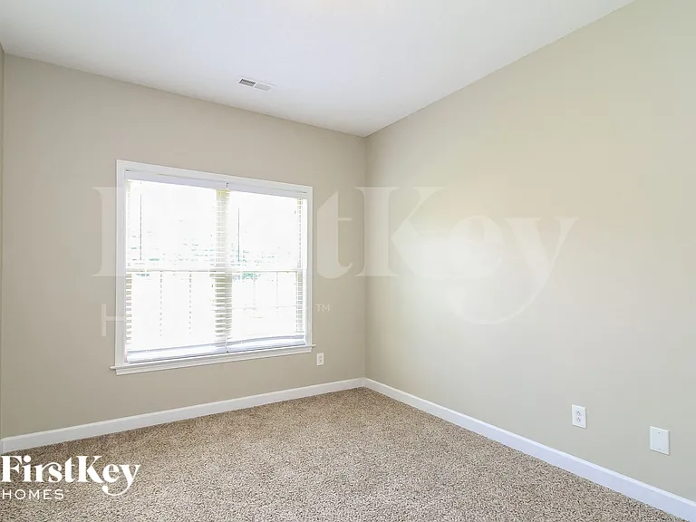 127 Scottsdale Ln — Photo 11