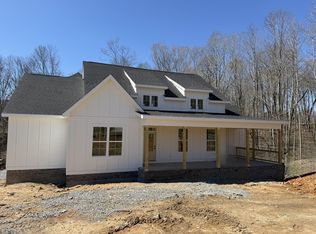 1238 Breeden Rd, Charlotte, TN 37036