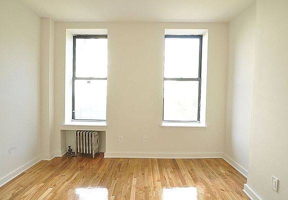 4th image of 414 W 49th St APT 4B