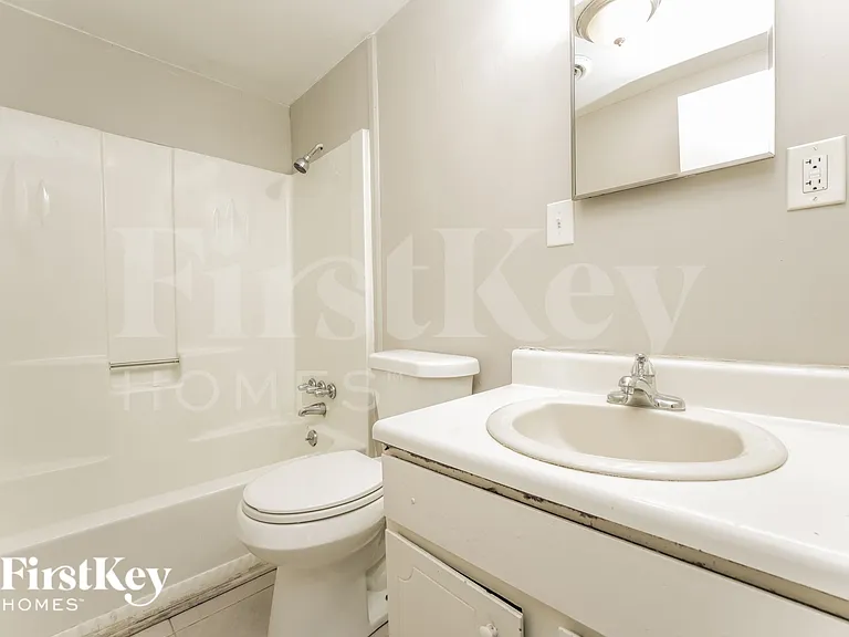 1078 W Adrian Cir SW — Photo 10