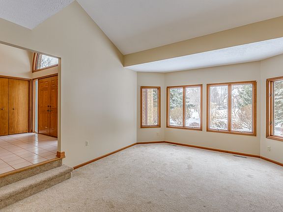 5th image of 2897 Oakwood Dr