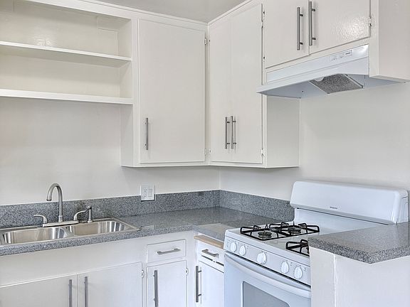 4th image of 11422 Califa St APT 1