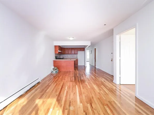 517 Milford Street image 3 of 32