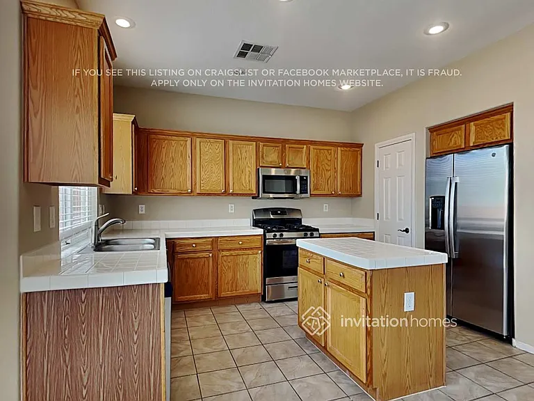 4798 Arial Ridge St — Photo 8