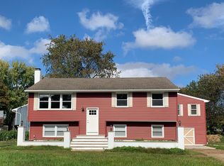 2201 Berkeley Dr, Vineland, NJ 08361