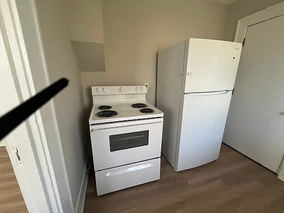 5th image of 104 NW 5th St