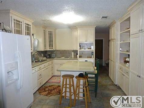 3rd image of 1054 County Road 2357