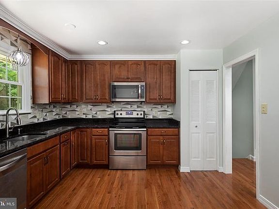 5th image of 10169 Bessmer Ln