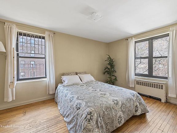 2nd image of 4523 Broadway APT 6H