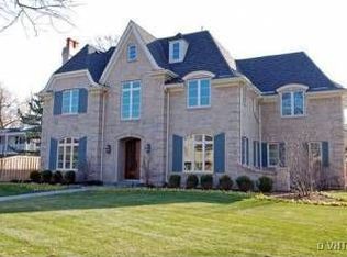 2333 Iroquois Rd, Wilmette, IL 60091